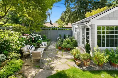 2057 McGilvra Boulevard E, Seattle, WA 98112 - Photo 9