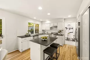 10521 NE 120th St, Kirkland, WA 98034 - Photo 9