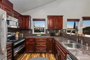 524 6th Ave W, Seattle, WA 98119 - Photo 5