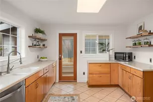 6750 12th Ave NW, Seattle, WA 98117 - Photo 11