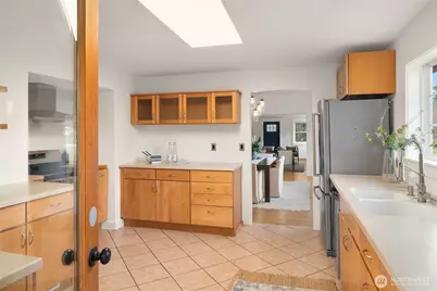 6750 12th Avenue NW, Seattle, WA 98117 - Photo 13