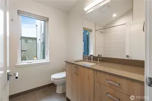 115 N 105th St, Seattle, WA 98133 - Photo 23