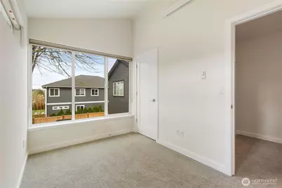 115 N 105th Street #B, Seattle, WA 98133 - Photo 17