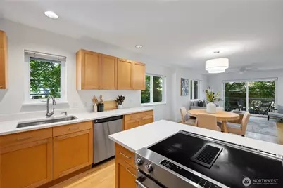 3648 Francis Avenue N #D, Seattle, WA 98103 - Photo 13