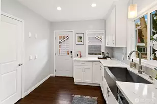 954 19th Ave E, Seattle, WA 98112 - Photo 9