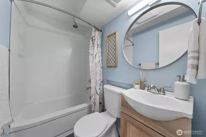 752 Bellevue Avenue E #212, Seattle, WA 98102 - Photo 13