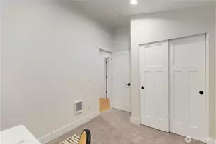 811 NE 125th St, Seattle, WA 98125 - Photo 23