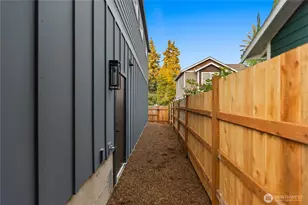 811 NE 125th St, Seattle, WA 98125 - Photo 35