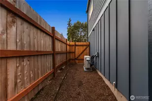 811 NE 125th St, Seattle, WA 98125 - Photo 31