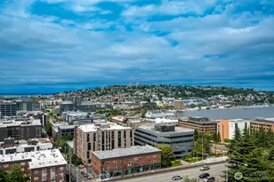 530 Melrose Ave E, Seattle, WA 98102 - Photo 37