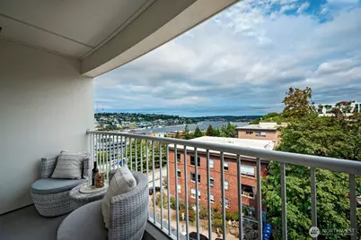 530 Melrose Avenue E #605, Seattle, WA 98102 - Photo 3