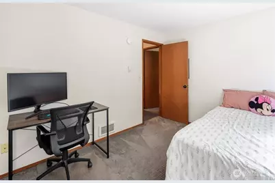 18910 Bothell Everett Highway #D4, Bothell, WA 98012 - Photo 15