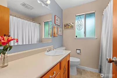 8715 18th Avenue E, Tacoma, WA 98445 - Photo 13