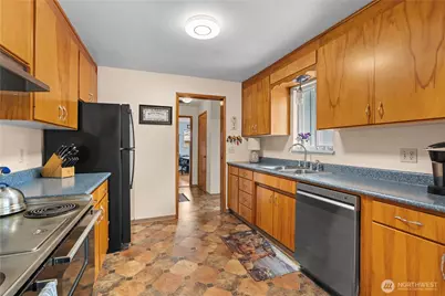 8715 18th Avenue E, Tacoma, WA 98445 - Photo 7