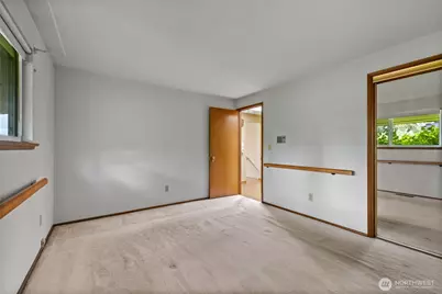 6107 Hawthorne Terrace NE, Tacoma, WA 98422 - Photo 15