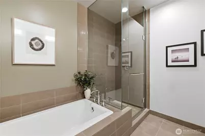10610 NE 9th Place #1902, Bellevue, WA 98004 - Photo 21