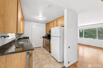 1033 151st Avenue SE, Bellevue, WA 98007 - Photo 9
