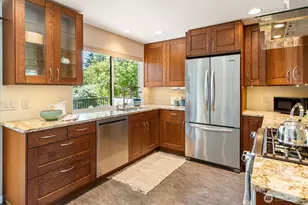 745 N 97th St, Seattle, WA 98103 - Photo 9