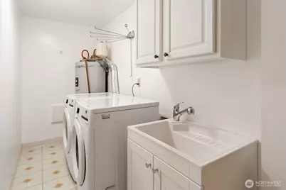 745 N 97th Street, Seattle, WA 98103 - Photo 25