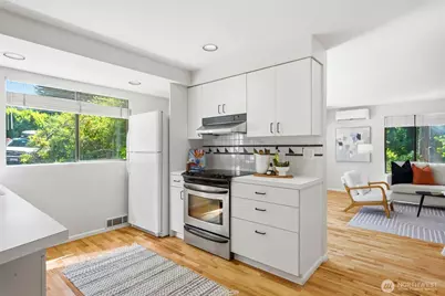 11406 NE 103rd Place, Kirkland, WA 98033 - Photo 7