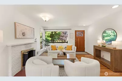 6831 37th Avenue NE, Seattle, WA 98115 - Photo 3