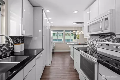 5912 California Avenue SW #201, Seattle, WA 98136 - Photo 19