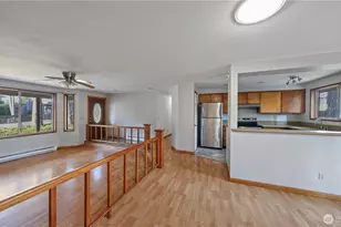 368 NW Columbia Dr, Oak Harbor, WA 98277 - Photo 3