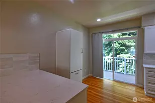 7214 NE 182nd St, Kenmore, WA 98028 - Photo 9