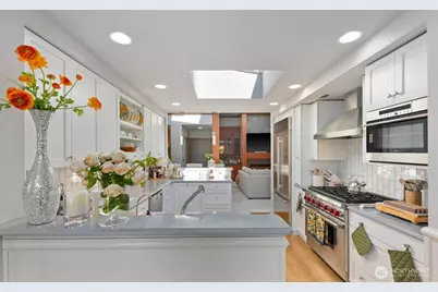 225 4th Avenue #A602, Kirkland, WA 98033 - Photo 9