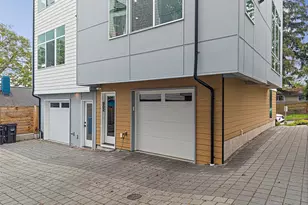 902 N 86th St, Seattle, WA 98103 - Photo 3