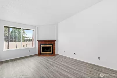 4002 S 158th Street, Tukwila, WA 98188 - Photo 3