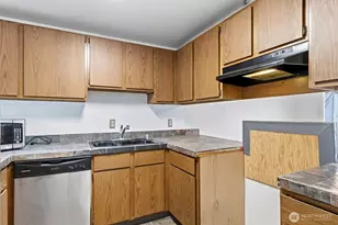 4002 S 158th St, Tukwila, WA 98188 - Photo 5