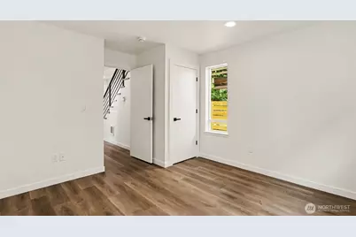 7776 Highland Park Way SW #A, Seattle, WA 98106 - Photo 5