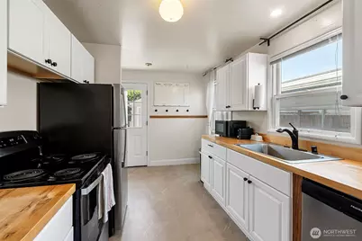8503 33rd Avenue S, Lakewood, WA 98499 - Photo 13