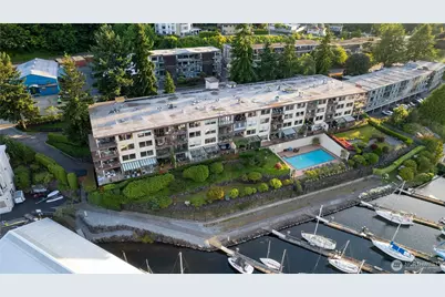 3100 W Commodore Way #305, Seattle, WA 98199 - Photo 37