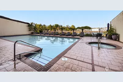 3100 W Commodore Way #305, Seattle, WA 98199 - Photo 31