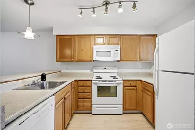 25131 98th Place S #B205, Kent, WA 98030 - Photo 3