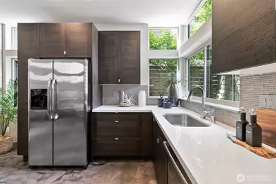 310 21st Avenue #A, Seattle, WA 98122 - Photo 5