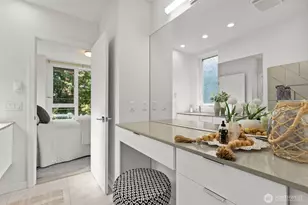 716 11th Ave E, Seattle, WA 98102 - Photo 17