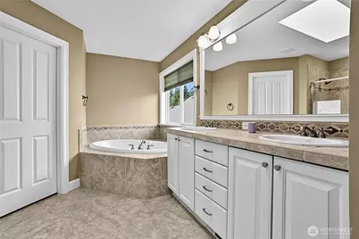 6916 50th St W, University Place, WA 98467 - Photo 19