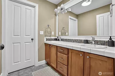 6916 50th St W, University Place, WA 98467 - Photo 25