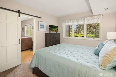 7066 92nd Avenue SE, Mercer Island, WA 98040 - Photo 31