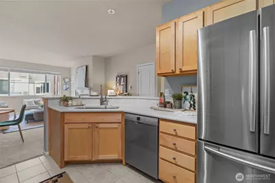 560 225th Lane NE #B202, Sammamish, WA 98074 - Photo 13