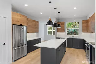 756 NW Holly St, Issaquah, WA 98027 - Photo 3