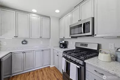 800 96th Avenue NE #J202, Lake Stevens, WA 98258 - Photo 23