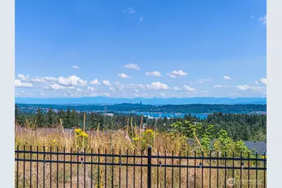 1379 Baker Heights Loop, Bremerton, WA 98312 - Photo 3