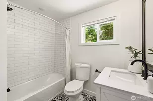 12042 14th Avenue Northeast, Seattle, WA 98125 - Photo 25