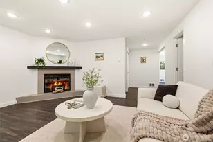 12042 14th Avenue Northeast, Seattle, WA 98125 - Photo 5