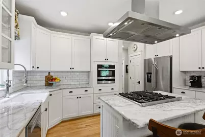 8724 NE Laughing Salmon Lane, Bainbridge Island, WA 98110 - Photo 15