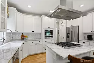 8724 NE Laughing Salmon Ln, Bainbridge Island, WA 98110 - Photo 15
